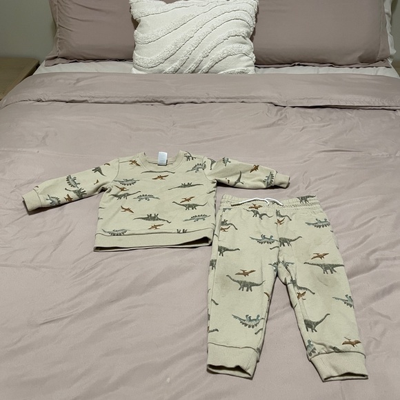 *SOLD*Large Carters Dino Lot - Picture 5 of 16